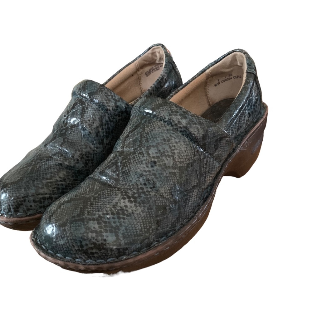 Born BOC Faux Snakeskin Gray Slip On Platform Clogs Mules Shoes Size 7